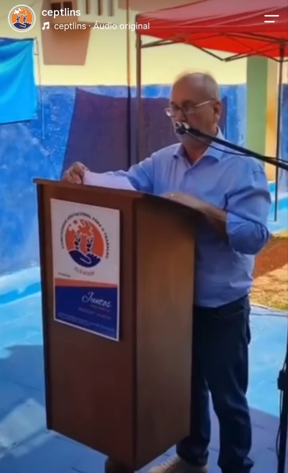 Registro de apresentação em evento institucional.