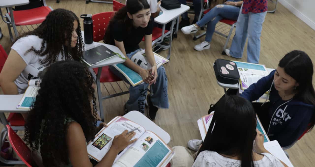 58 CEUs de São Paulo oferecem cursos gratuitos de idioma