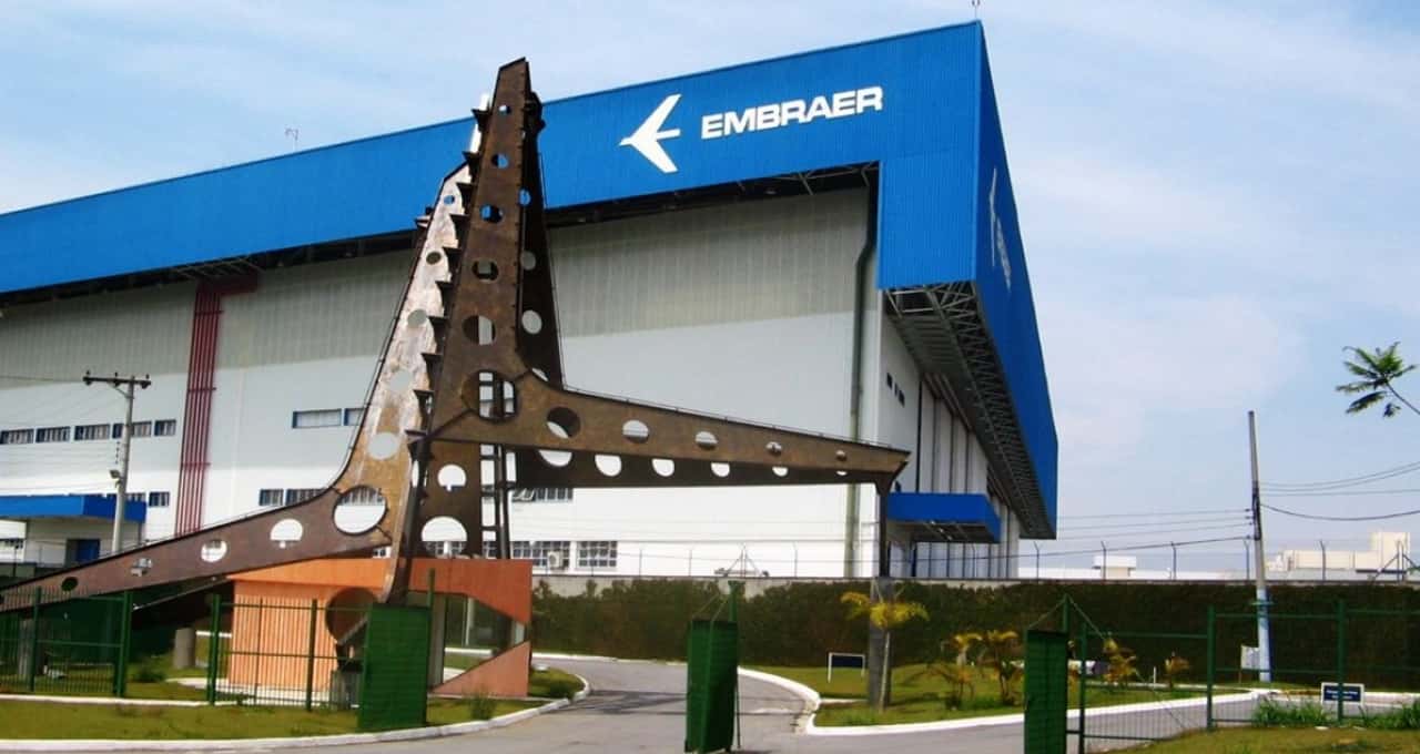 Embraer lança programa com bolsas de até R$ 2.400
