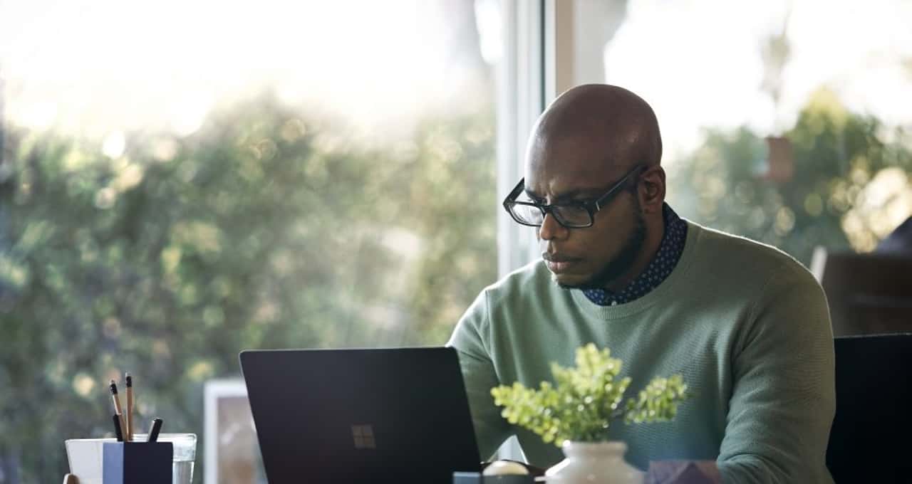 Microsoft e Nova Escola abre curso gratuito para treinar professores em IA