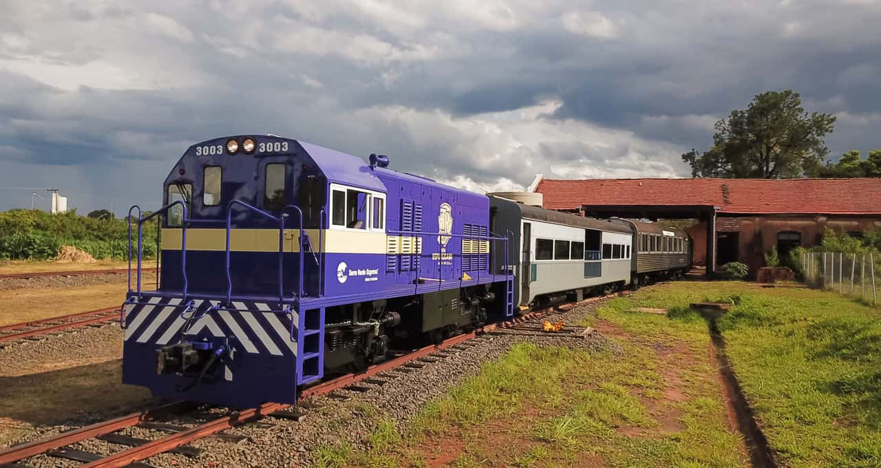 Passeio noturno de trem no interior de SP é opção para Dia das Mães