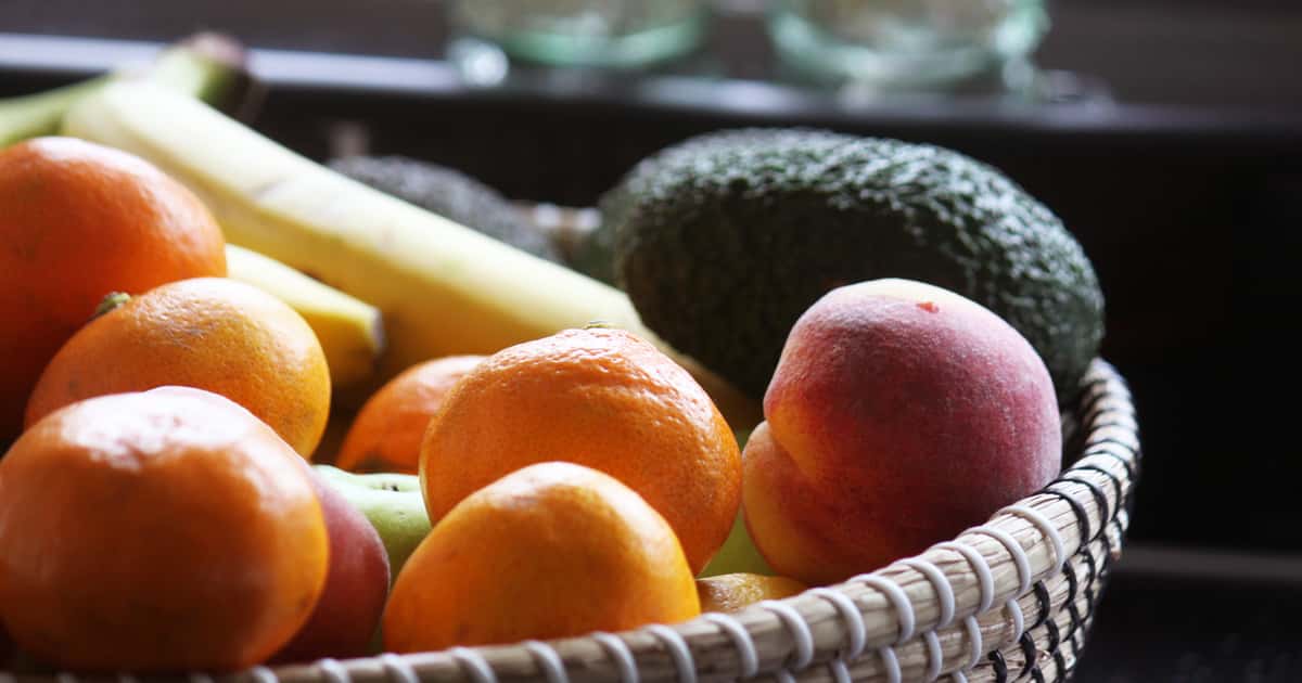 Por que não guardar essas frutas e vegetais na fruteira