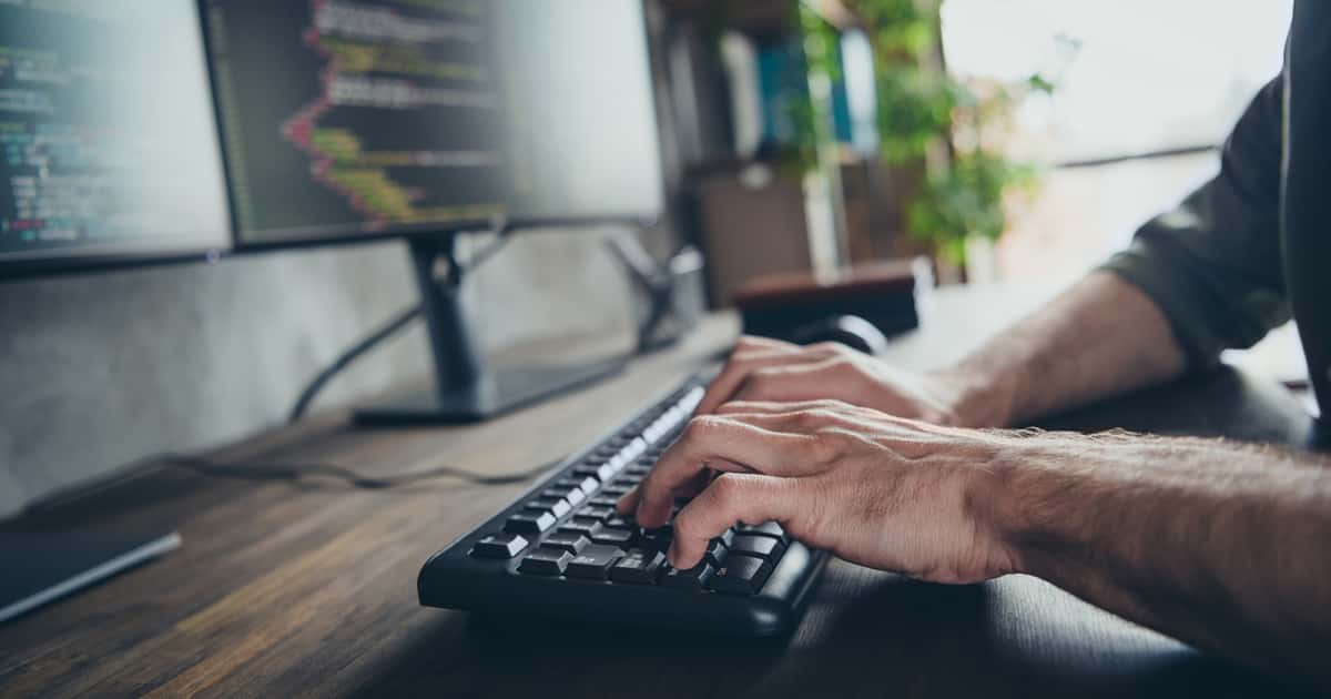 Programa abre 10 mil vagas em curso gratuito de programação