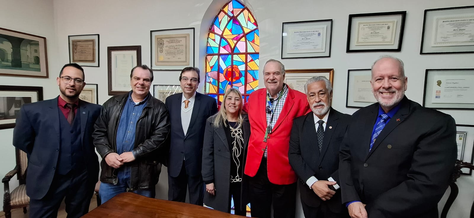 PROFESSOR ROQUE CORTES PEREIRA TOMA POSSE NA ACADEMIA BRASILEIRA TEMPLÁRIA DE LETRAS