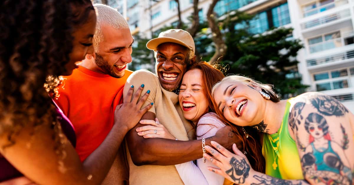 Construir conexões é o segredo para a felicidade, segundo a ciência
