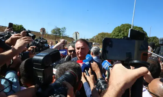 Defesa de Bolsonaro tem até as 21h13 para enviar explicações a Alexandre de Moraes
