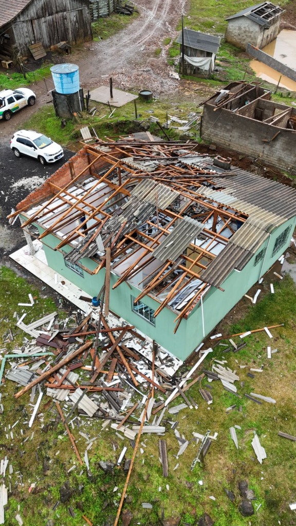 Pelo menos seis tornados confirmados em Santa Catarina durante a transição para o inverno